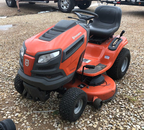 Image of Husqvarna YTH22V46 equipment image 2