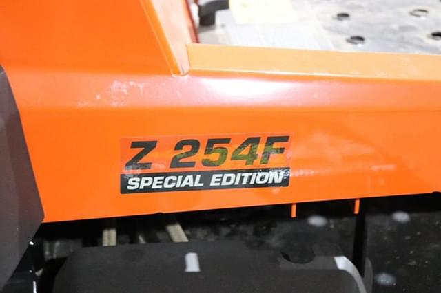 Image of Husqvarna Z254F equipment image 3