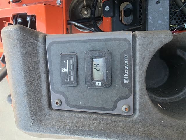 Image of Husqvarna Z460XS equipment image 4