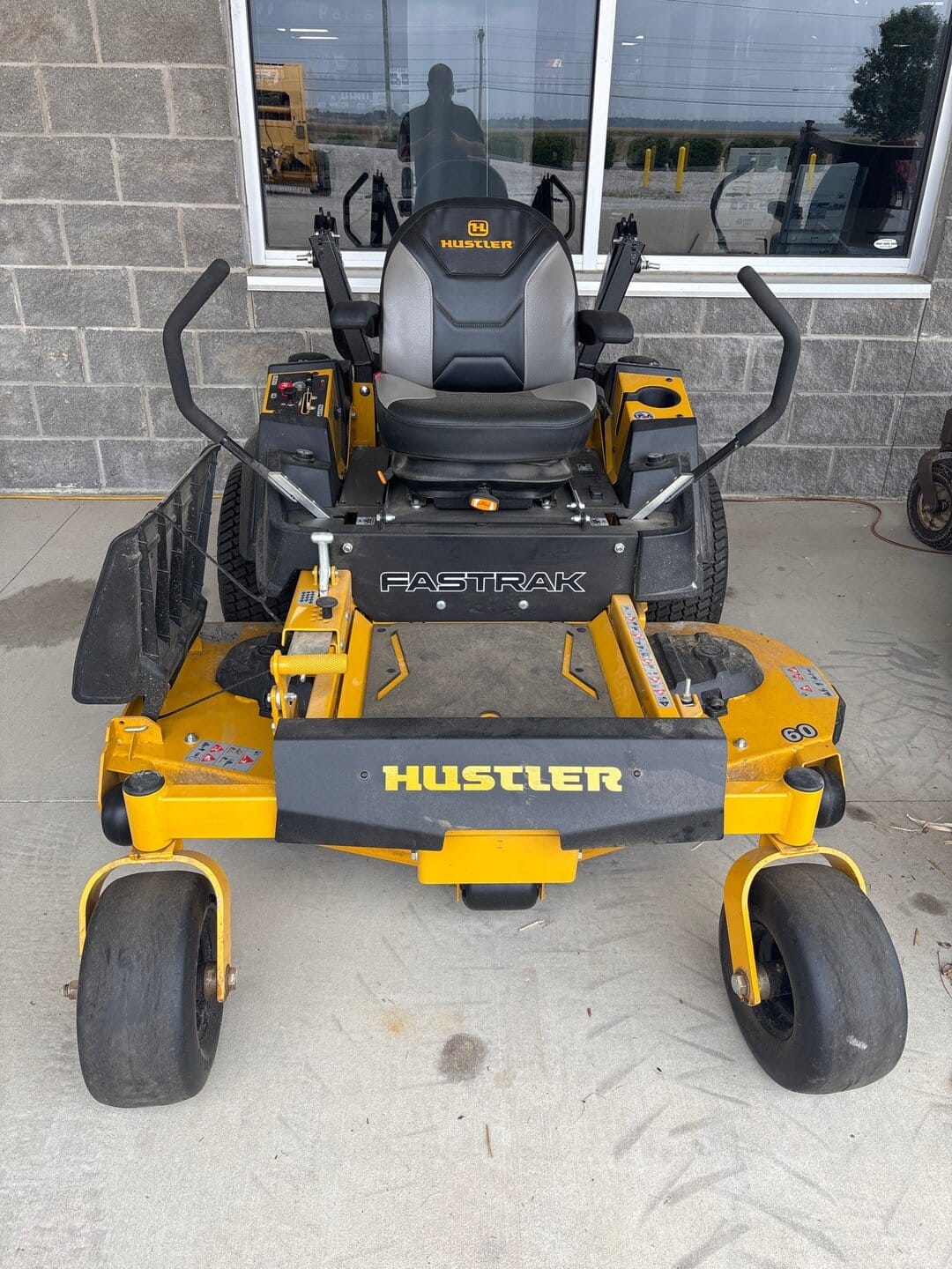 2023 Hustler FasTrak Equipment Image0