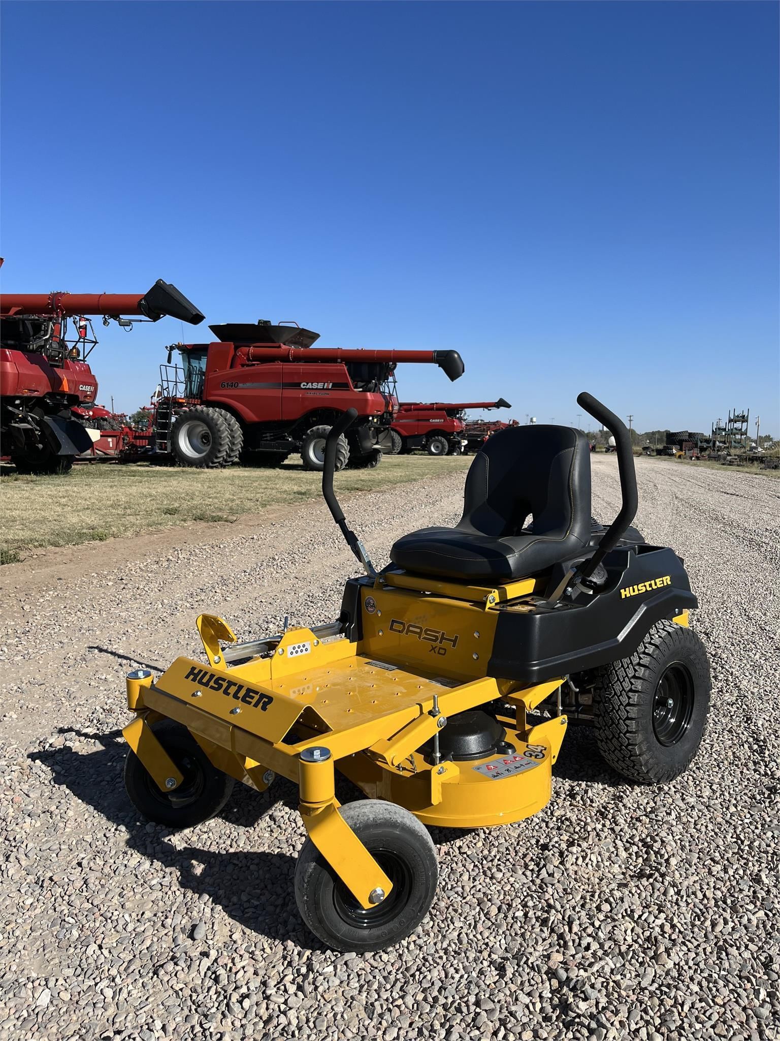 2023 Hustler Dash XD Equipment Image0