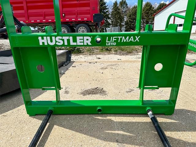 Image of Hustler LiftMax equipment image 4