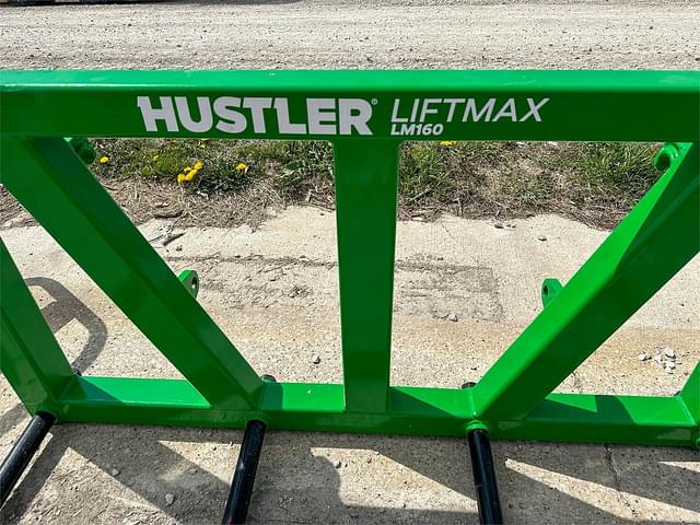 Image of Hustler LiftMax equipment image 4