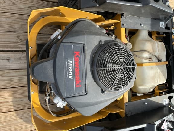 Image of Hustler Raptor XD equipment image 2