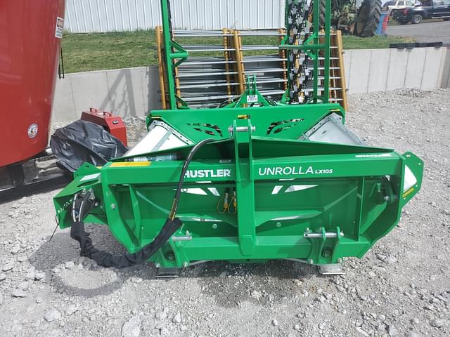 Image of Hustler Unrolla LX105 equipment image 2
