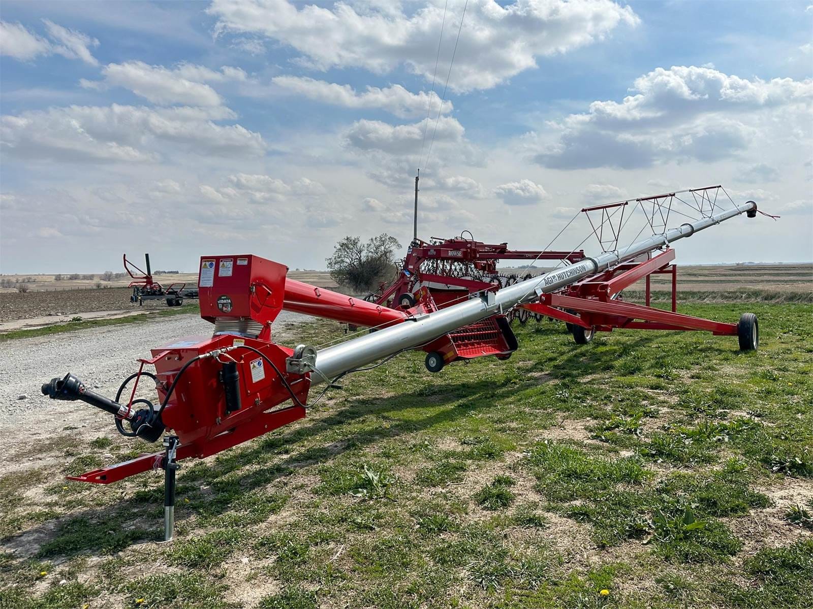 2024 Hutchinson HX2 10-73 Equipment Image0