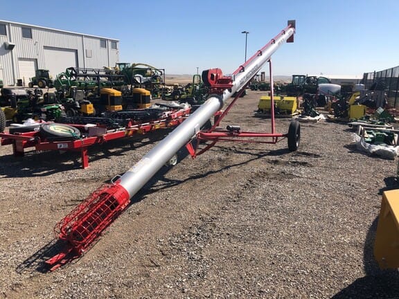 2023 Hutchinson WRX10-36 Equipment Image0