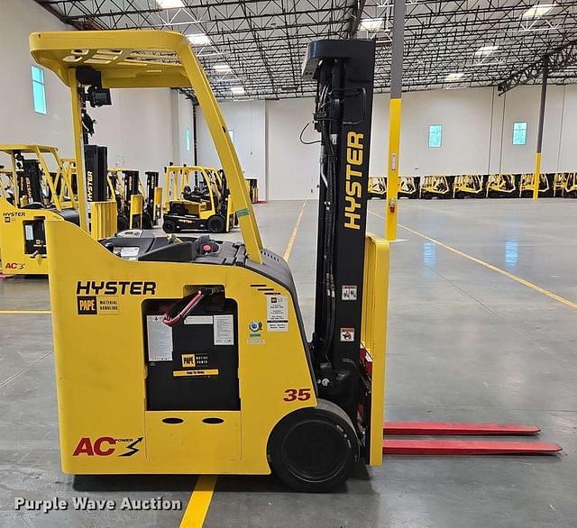 Image of Hyster E35HSD3-18 equipment image 3