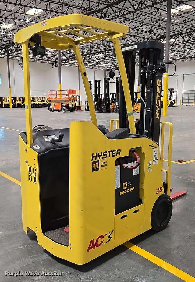 Image of Hyster E35HSD3-18 equipment image 4