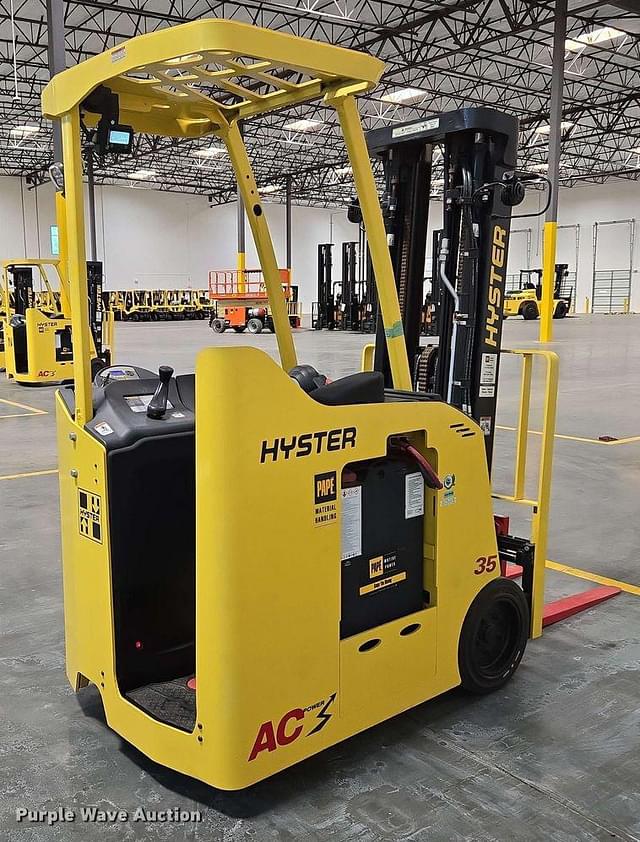 Image of Hyster E35HSD3-18 equipment image 4