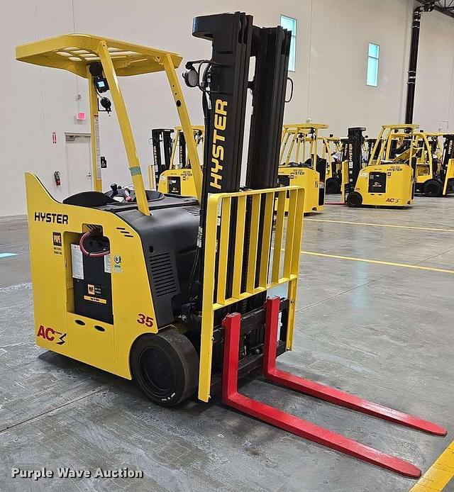 Image of Hyster E35HSD3-18 equipment image 2