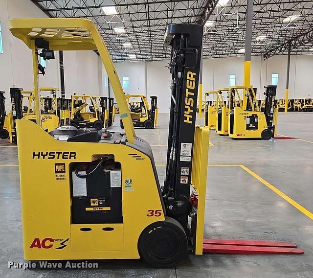 Image of Hyster E35HSD3-18 equipment image 3