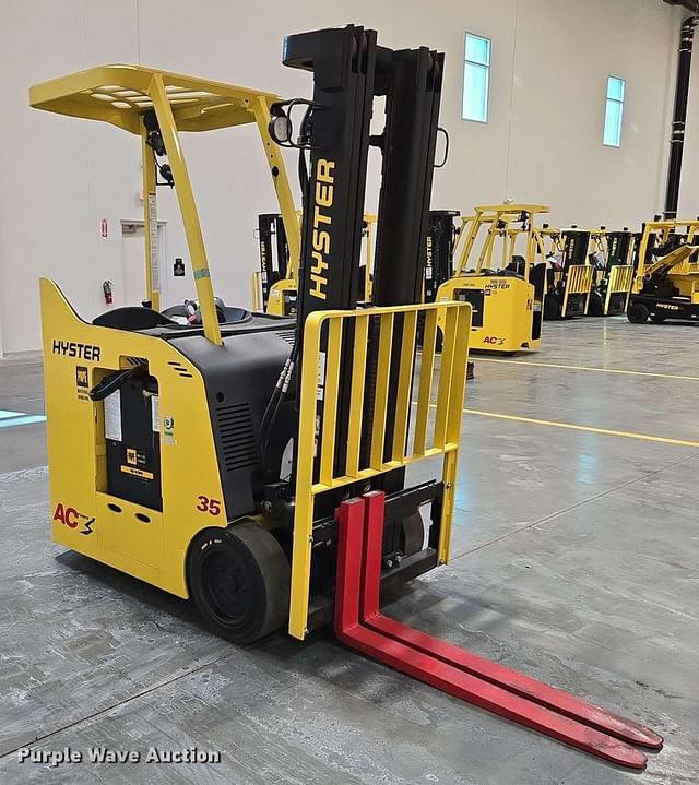 Image of Hyster E35HSD3-18 equipment image 2
