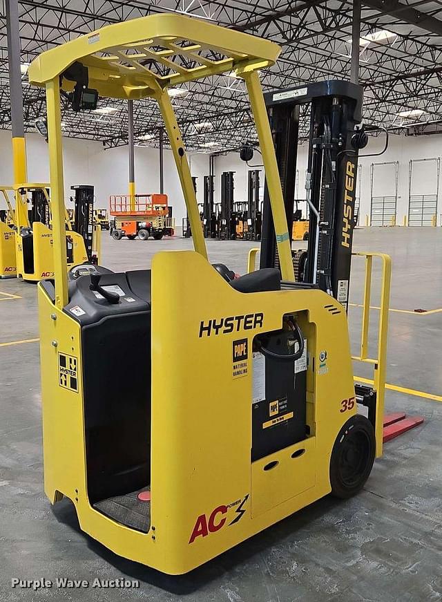 Image of Hyster E35HSD3-18 equipment image 4