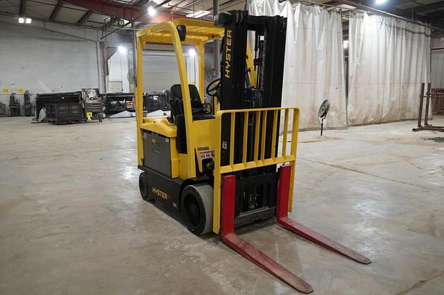 Image of Hyster E60XN equipment image 4