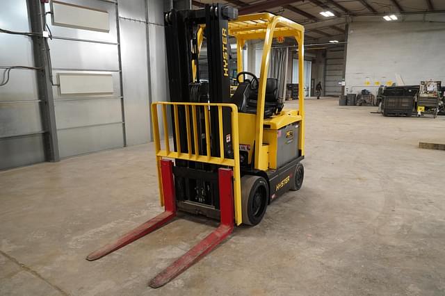 Image of Hyster E60XN equipment image 2