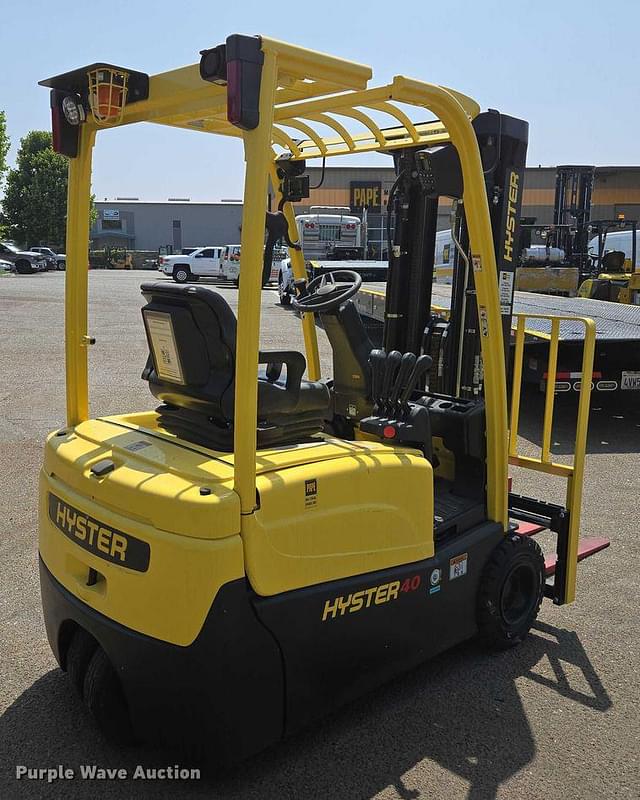 Image of Hyster J40XNT equipment image 4