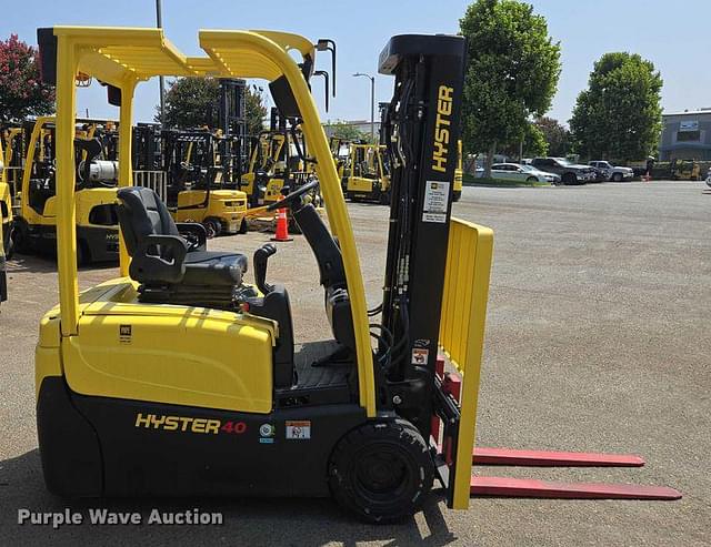 Image of Hyster J40XNT equipment image 3