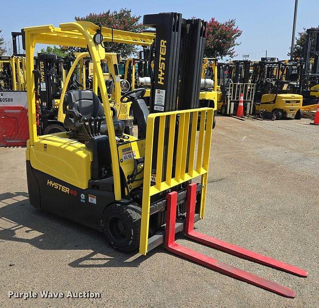 Image of Hyster J40XNT equipment image 2