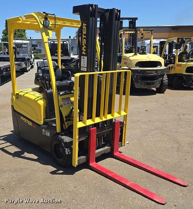 Image of Hyster J40XNT equipment image 3