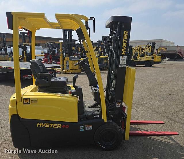 Image of Hyster J40XNT equipment image 3