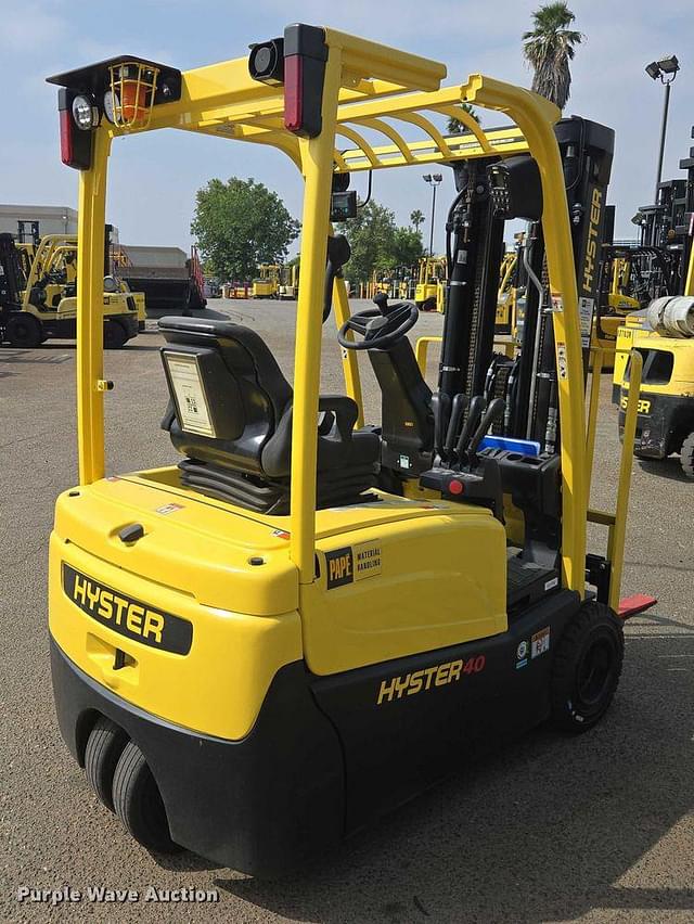 Image of Hyster J40XNT equipment image 4