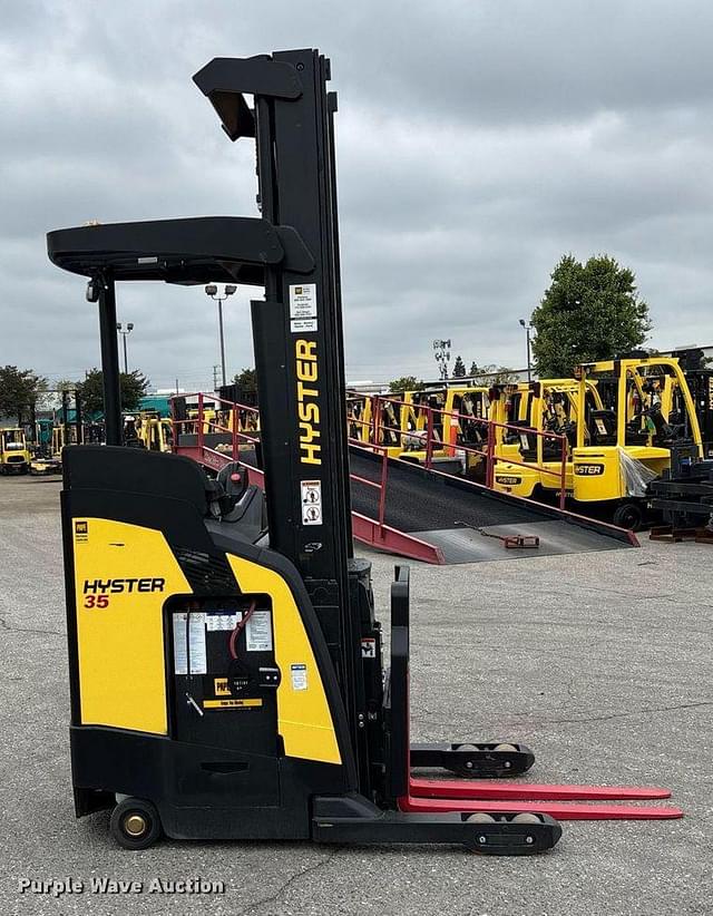 Image of Hyster N35ZR3-16.25 equipment image 3