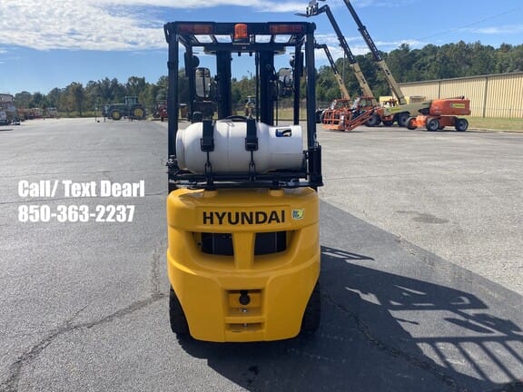 2023 Hyundai 18L-7M Equipment Image0