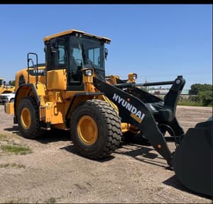 2023 Hyundai HL955AXT Image