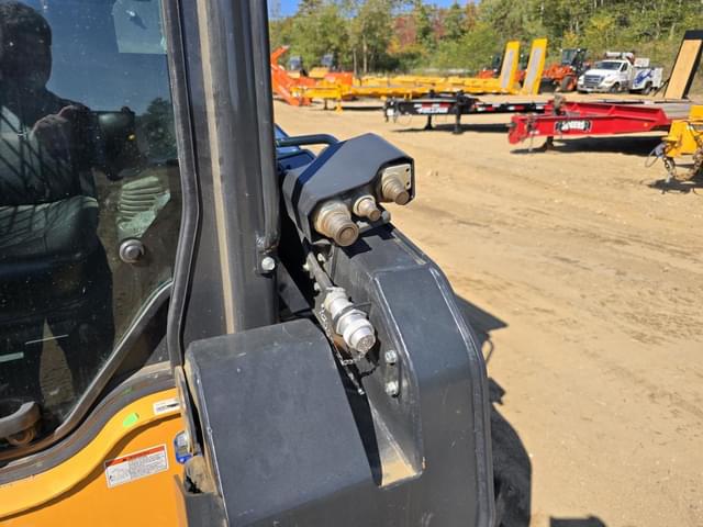 Image of Hyundai HS120V equipment image 4