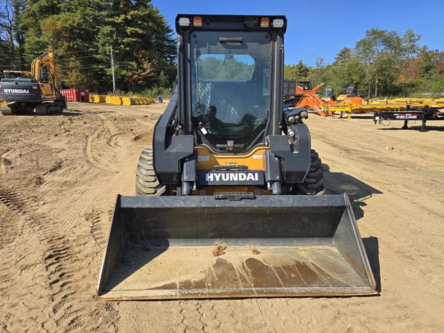 Image of Hyundai HS120V equipment image 2