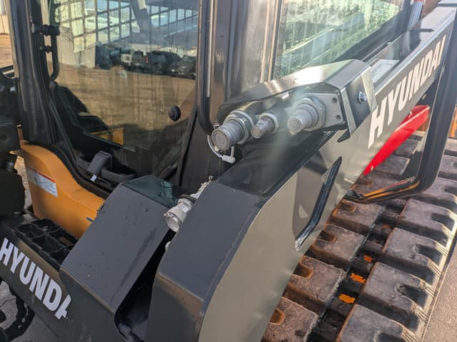 Image of Hyundai HT100V equipment image 3