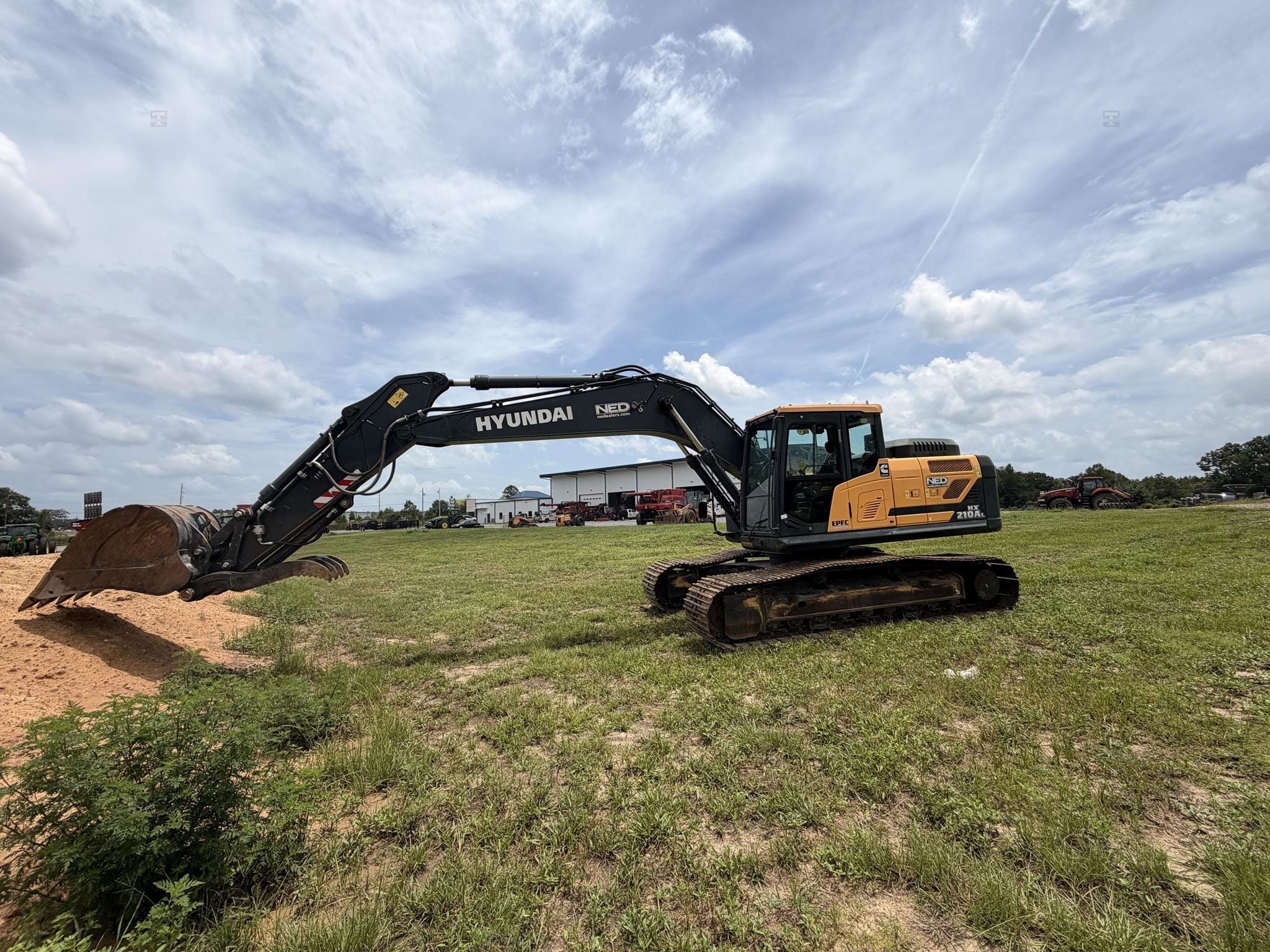 2023 Hyundai HX210AL Equipment Image0