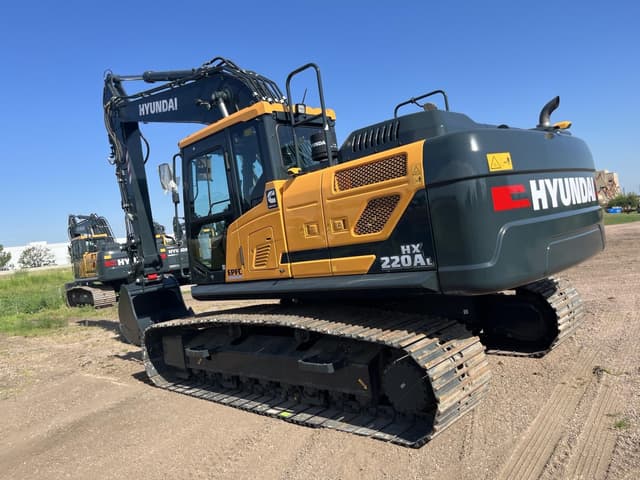 Image of Hyundai HX220AL equipment image 3