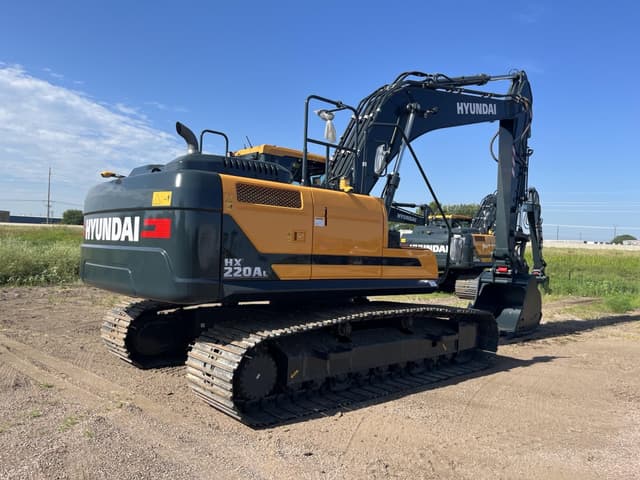 Image of Hyundai HX220AL equipment image 2