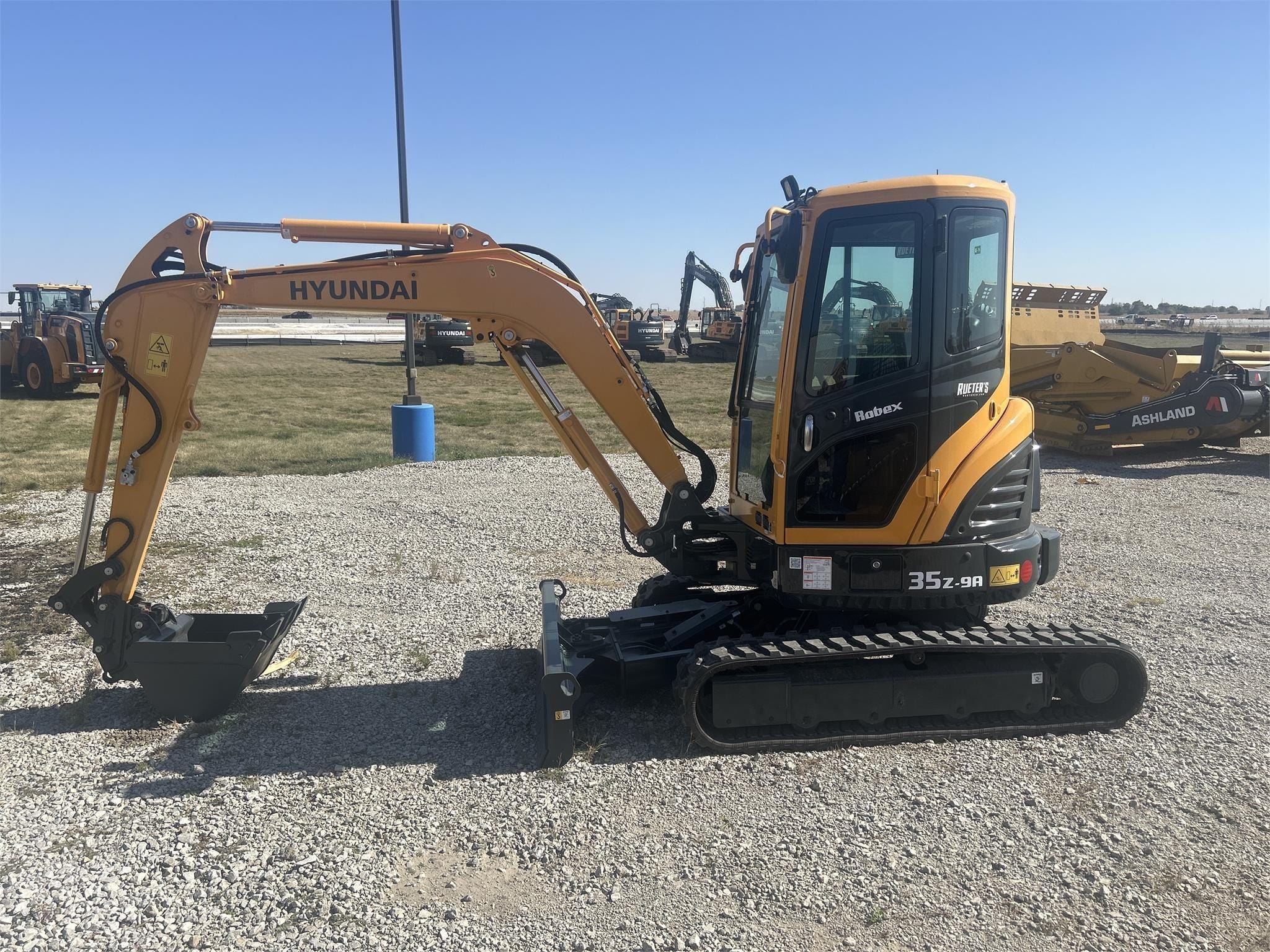 2023 Hyundai Robex 35Z-9A Equipment Image0