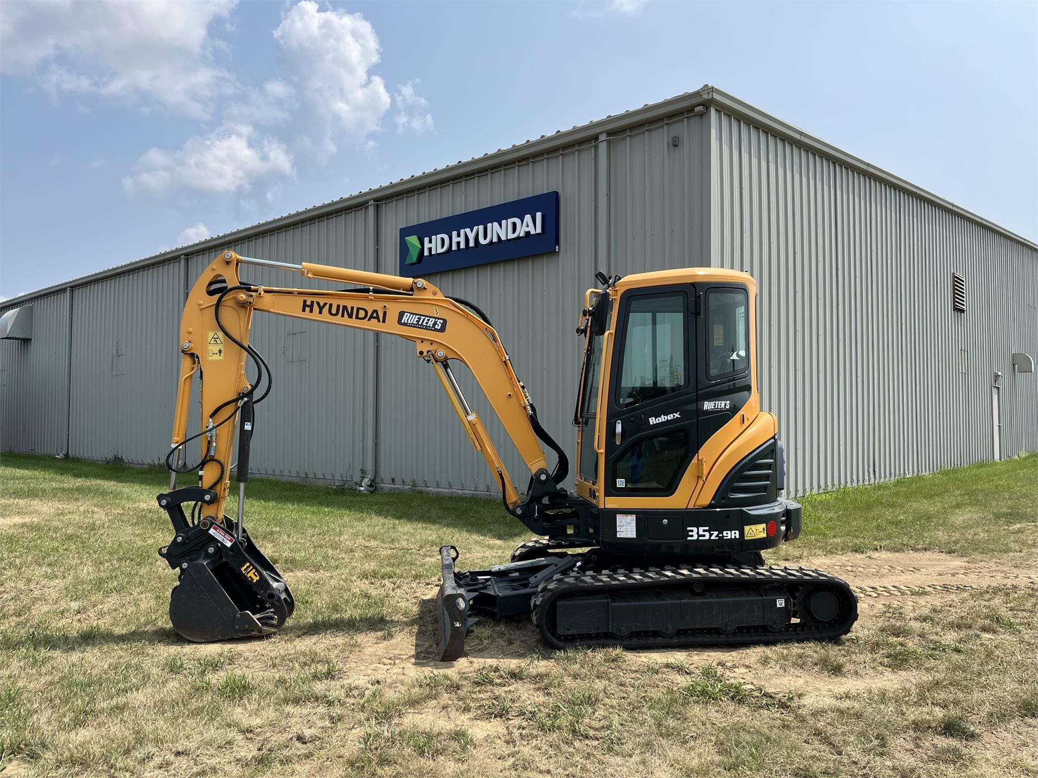 2023 Hyundai Robex 35Z-9A Equipment Image0