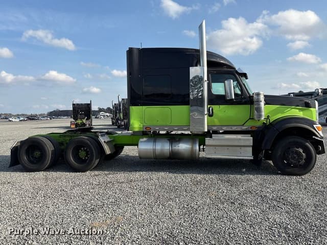 Image of International HX520 equipment image 3