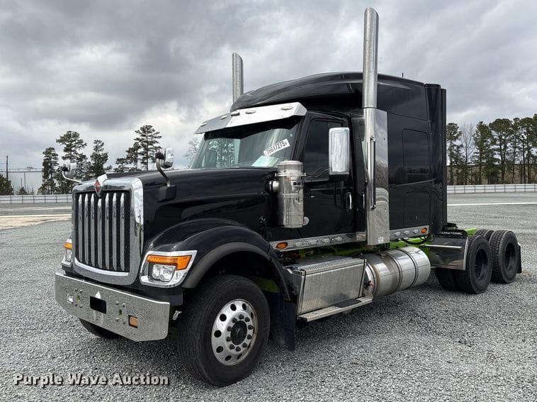 2023 International HX520 Equipment Image0