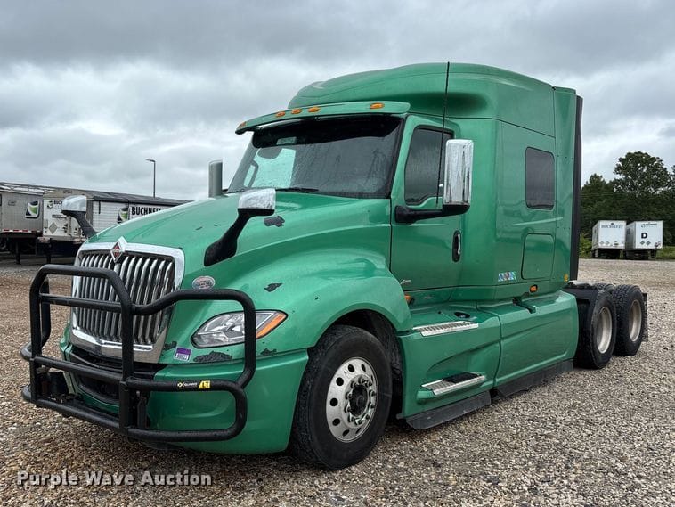 2023 International LT625 Equipment Image0