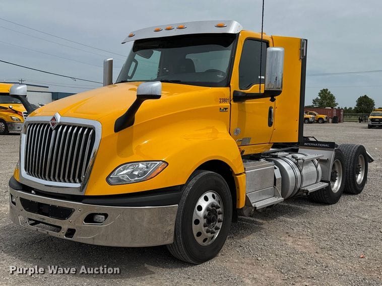 2023 International LT625 Equipment Image0