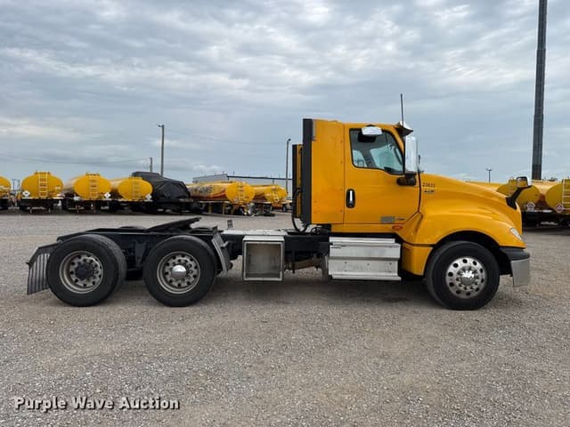 Image of International LT625 equipment image 3