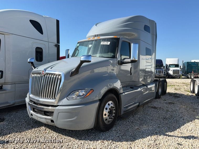 2023 International LT625 Equipment Image0