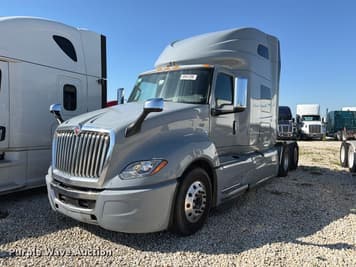Main image International LT625