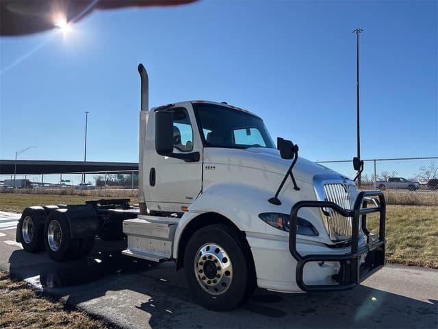 Image of International RH613 equipment image 2