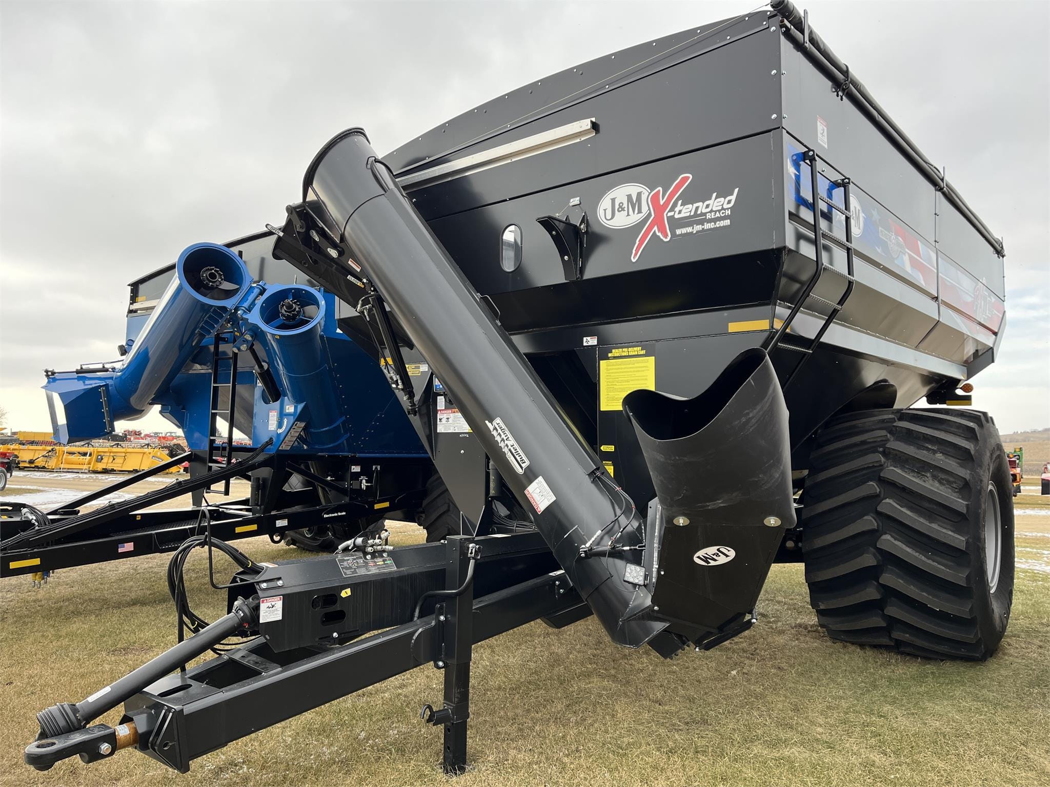 2023 J&M 1112-20S Equipment Image0