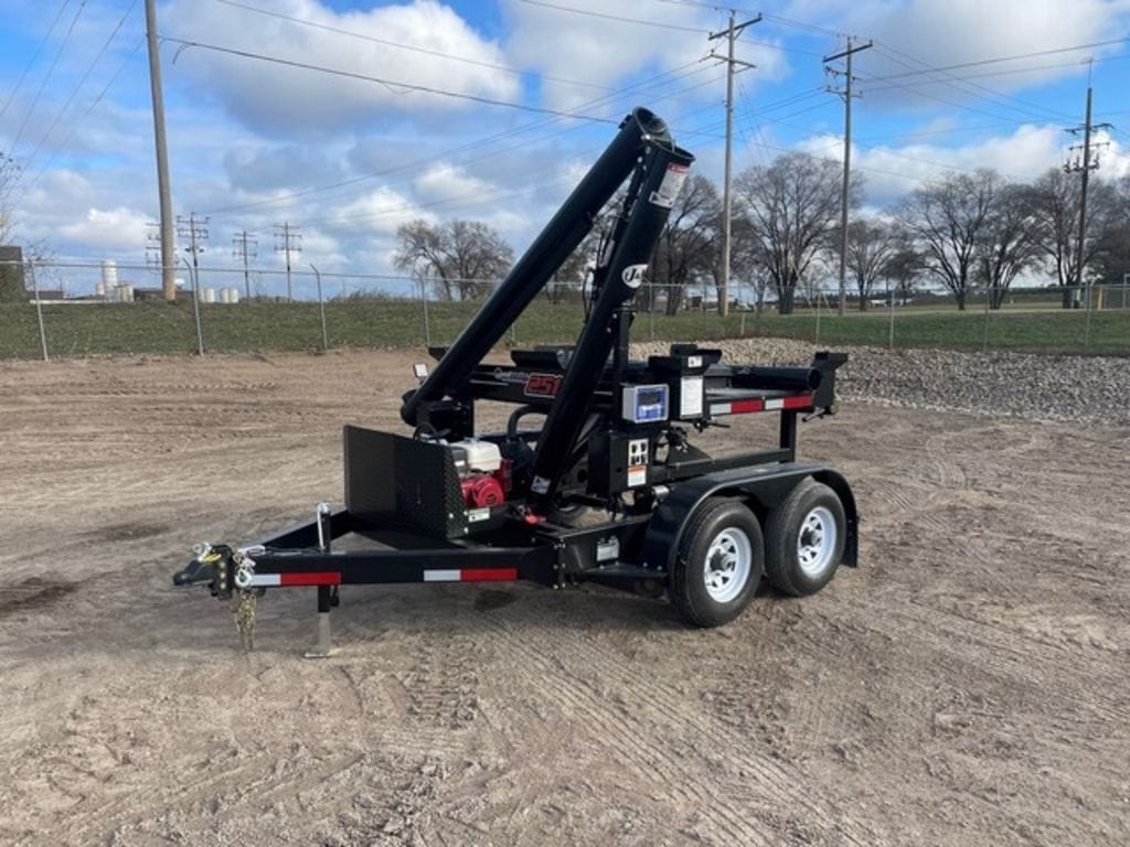 2023 J&M 251ST Equipment Image0