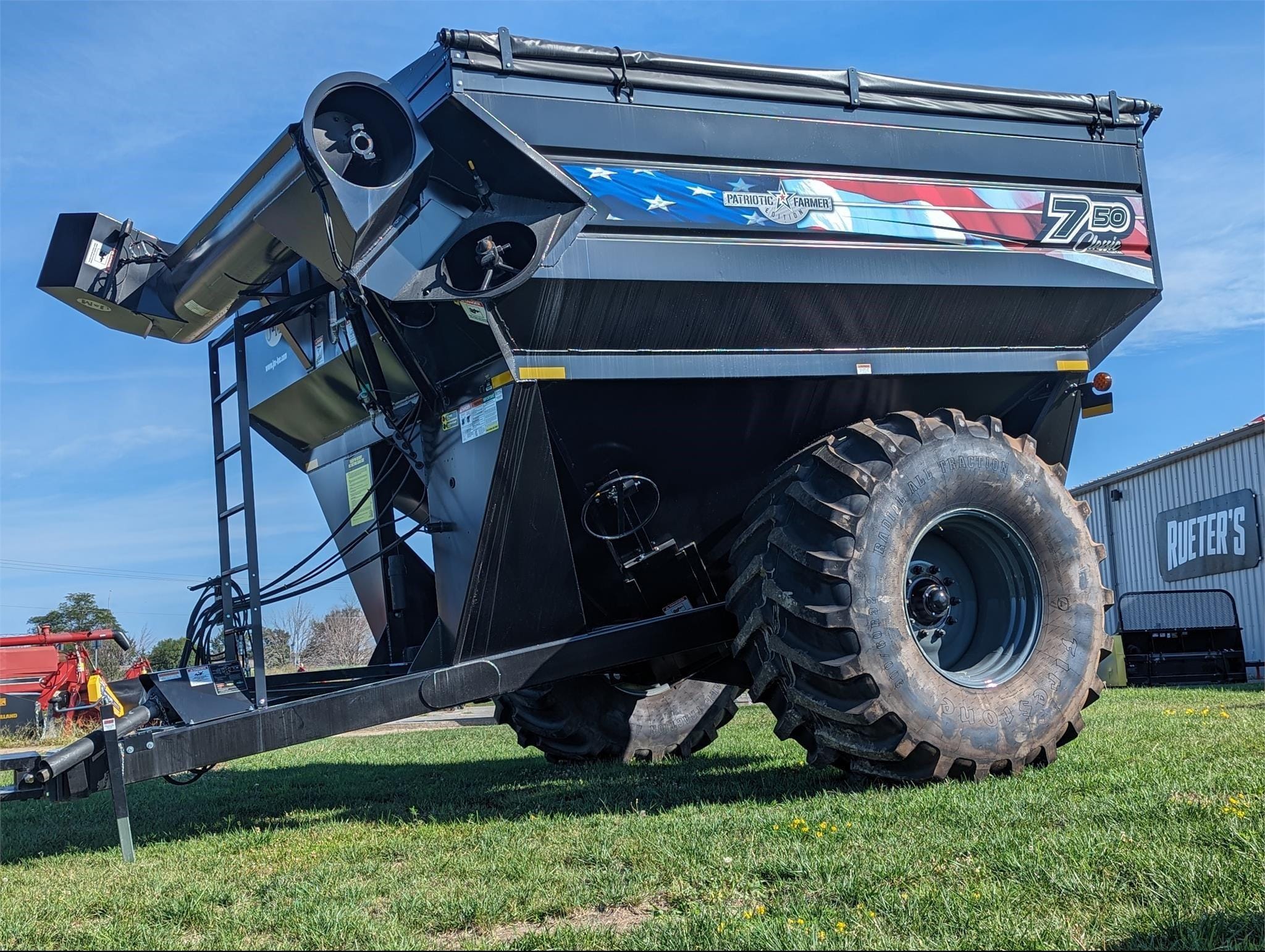 2023 J&M 750-18 Equipment Image0