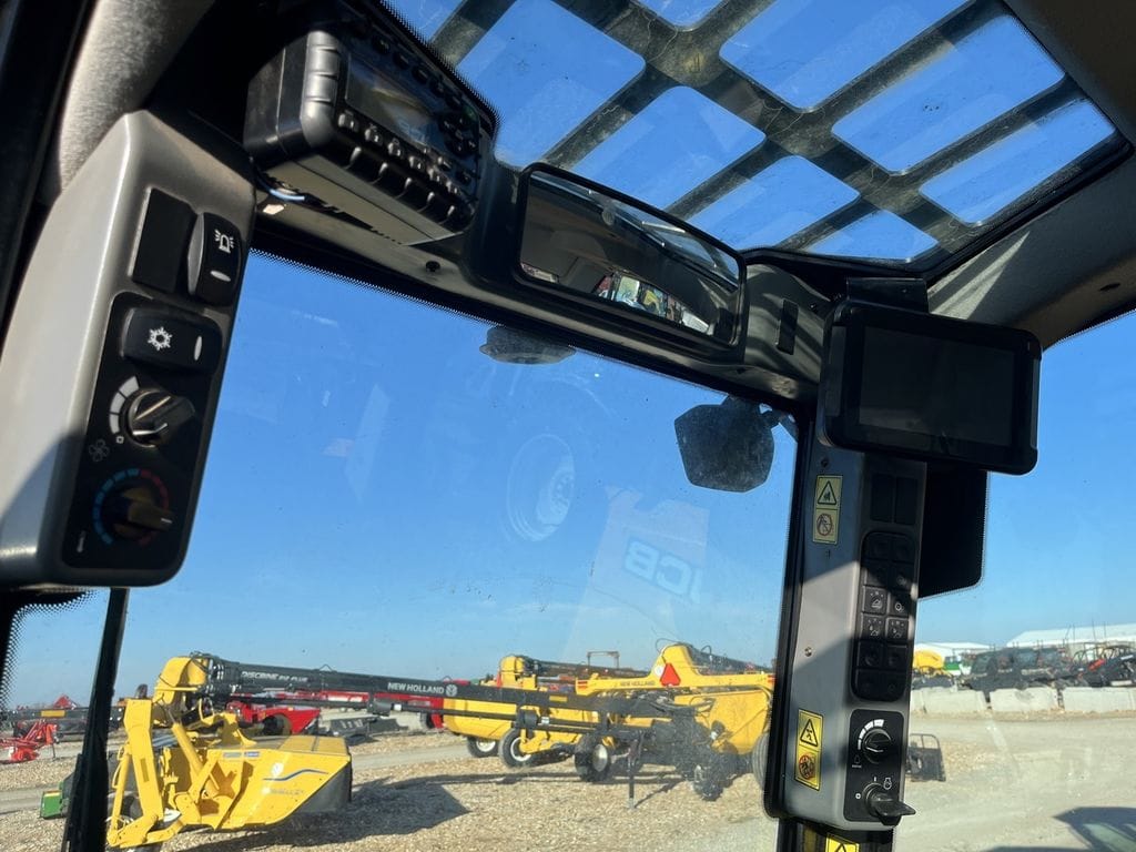 2023 JCB 270T Equipment Image0