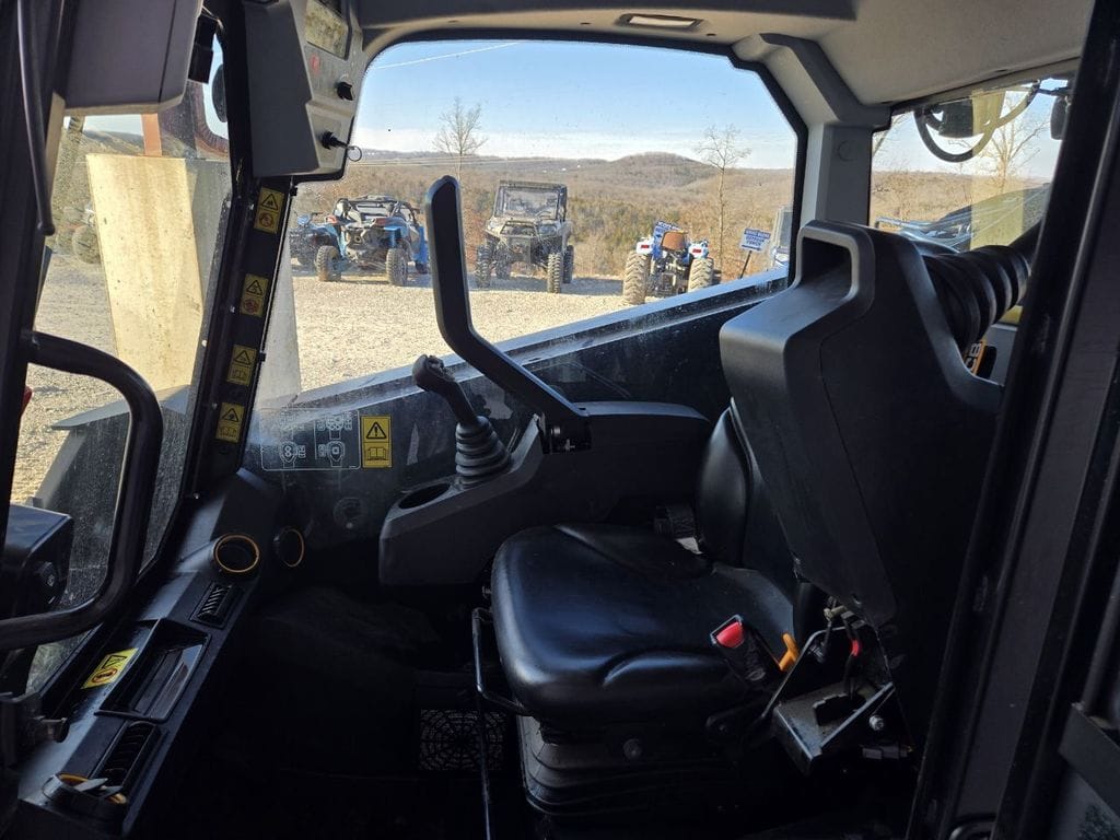 2023 JCB 2TS-7T Equipment Image0